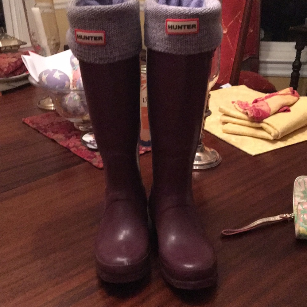 Hunter women’s boots in a gorgeous eggplant color